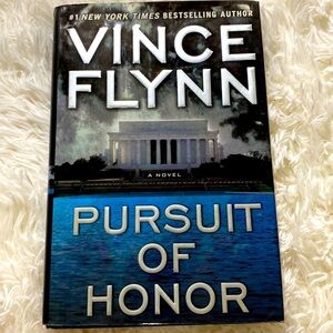 PURSUIT OF HONOR - A NOVEL POLITICAL THRILLER HARDBACK EUC